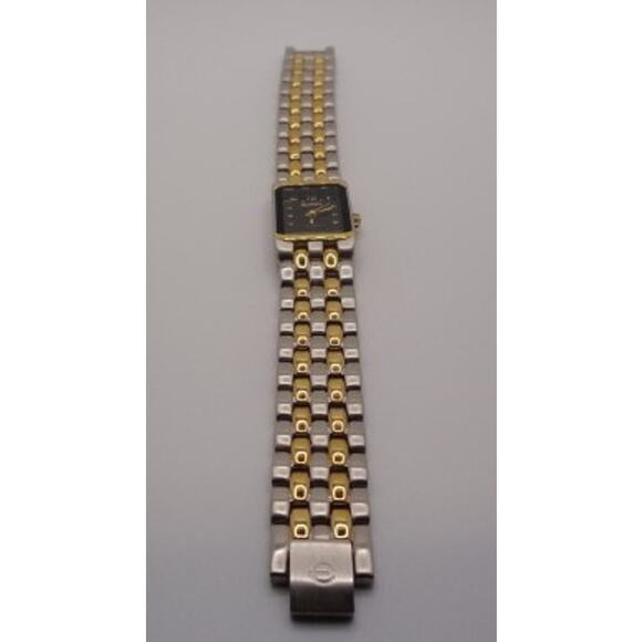 Vintage Elgin Two-Tone Watch with Black Rectangular Dial and Roman Numerals - Picture 3 of 6